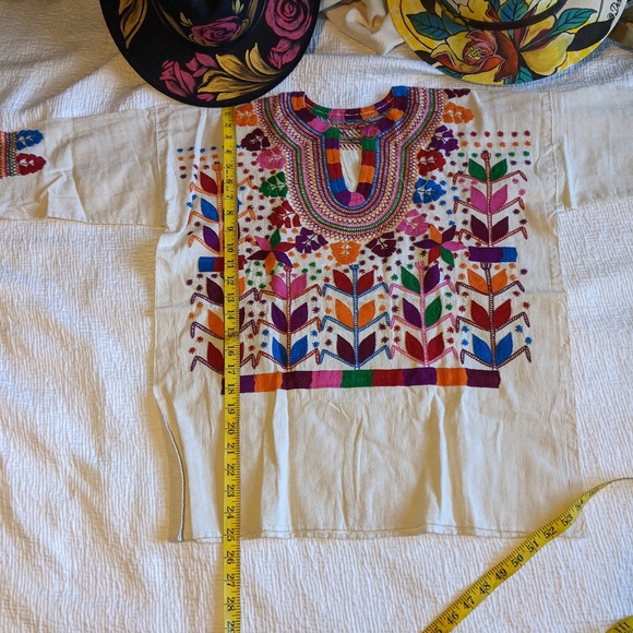 Handmade Indigenous blouse. - Picture 2 of 6